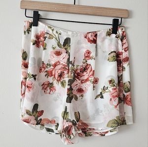 Show me your mumu floral shorts NWT